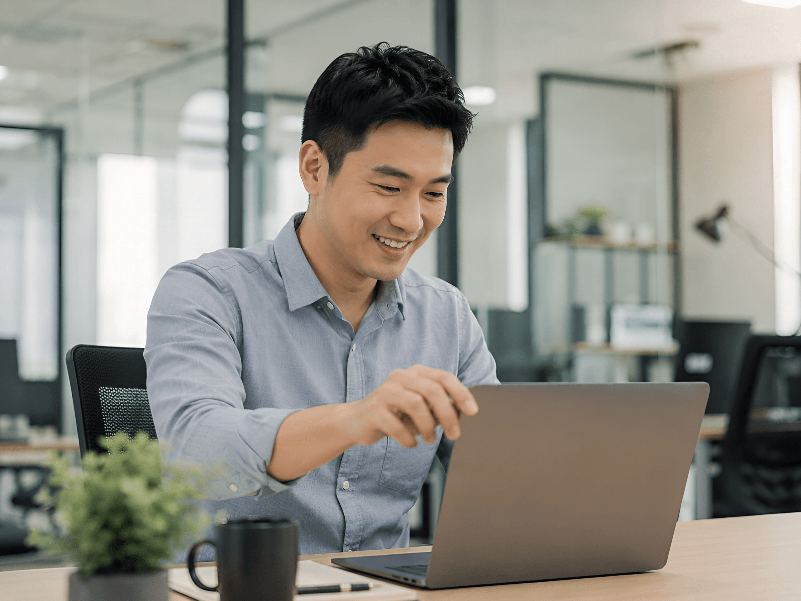 Manager reviewing app and URL activity